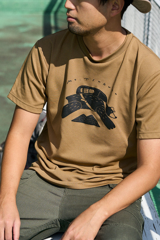 ハイキングマ T-shirt / コヨーテ